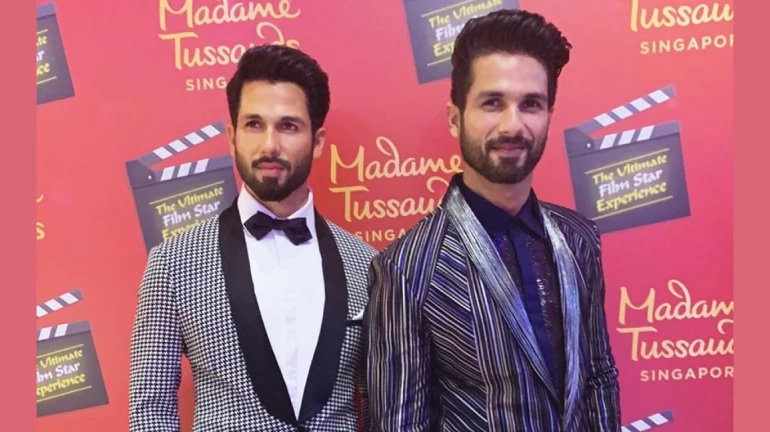 शाहिद कपूर ने खुद के वैक्स स्टेच्यू का सिंगापुर में किया अनावरण शाहिद कपूर ने खुद के वैक्स स्टेच्यू का सिंगापुर में किया अनावरण