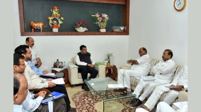 NCP chief Sharad Pawar meets CM Fadnavis to discuss Maharashtra drought issue NCP chief Sharad Pawar meets CM Fadnavis to discuss Maharashtra drought issue