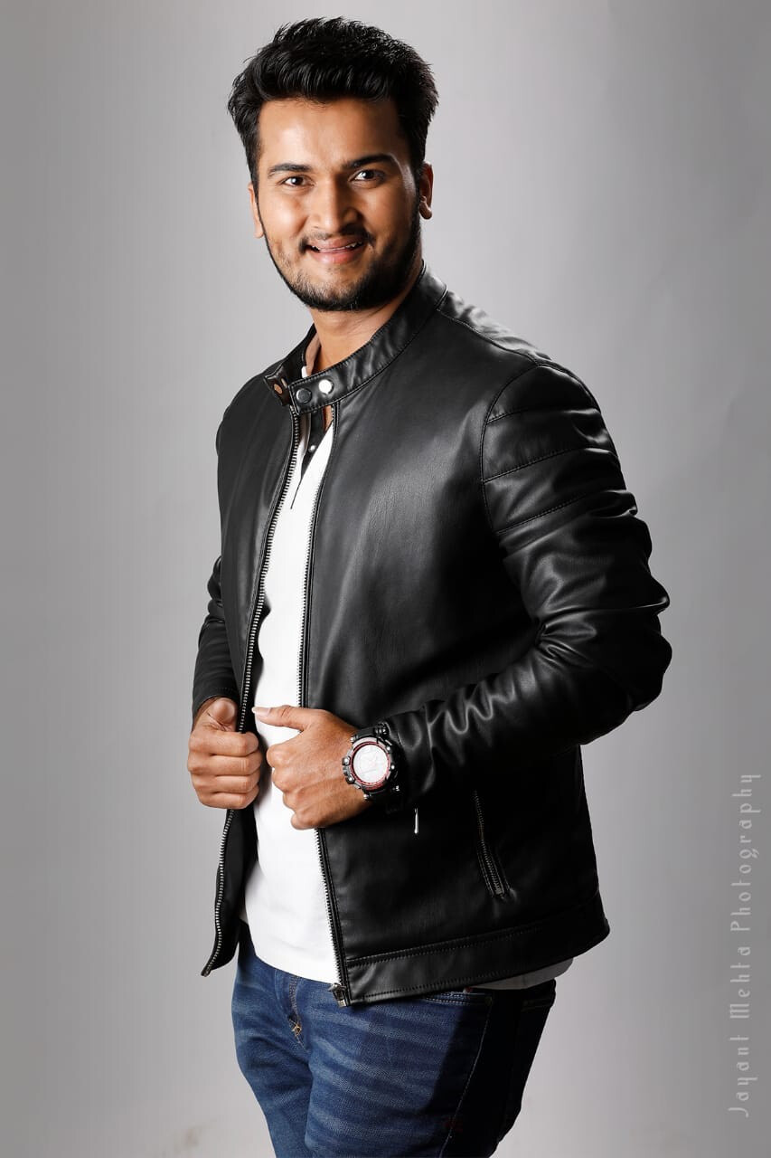 EXCLUSIVE : बाबो! अमोल कागणेला मराठीतच सावत्र वागणूक; चित्रपटात असूनही वगळलं नाव