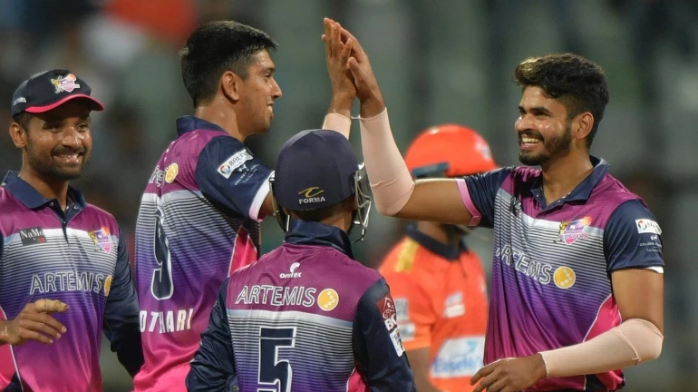 T20 Mumbai League 2019: Shivam Dube's unbeaten 87 goes in vain as Bandra Blasters win by three runs T20 Mumbai League 2019: Shivam Dube's unbeaten 87 goes in vain as Bandra Blasters win by three runs