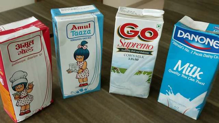 मंगलवार से 2 रुपये महंगा मिलेगा अमूल का दूध