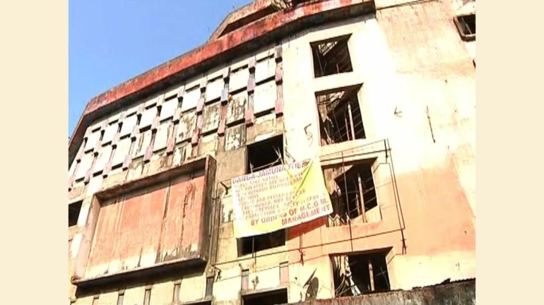 Ganga Jamuna Theatre in dilapidated condition