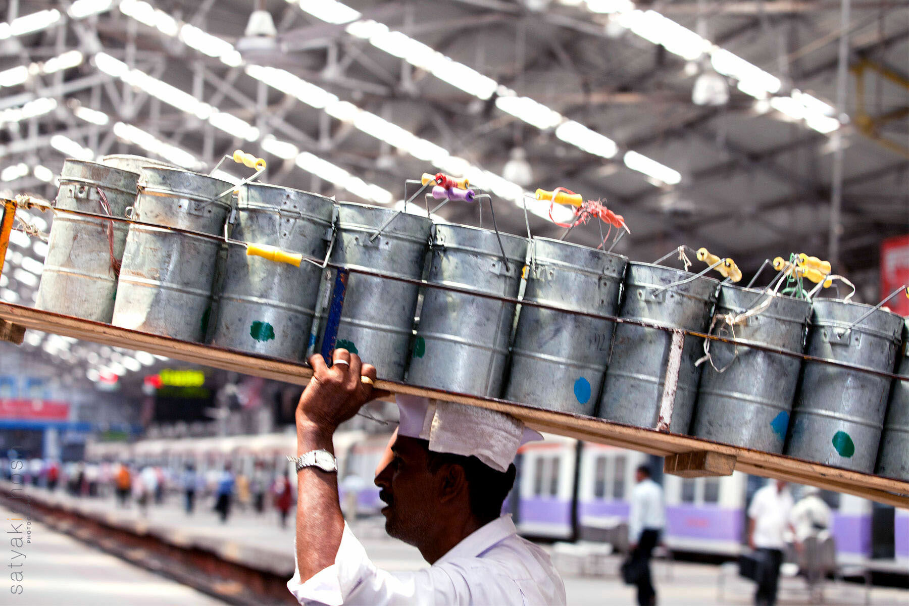 Maharashtra CM Devendra Fadnavis Supports Mumbai's Dabbawalas as some South Mumbai schools ban them