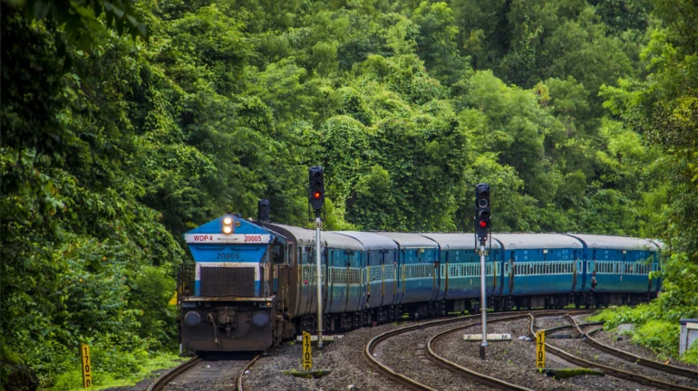 गणेशोत्सव के लिए कोंकण जाने वाली ट्रेनों में आरक्षण पूरा