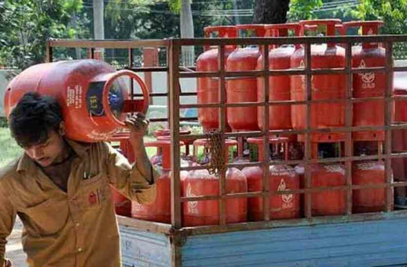 घरगुती गॅस सिलेंडरमधून गॅसची चोरी, ८ जणांना अटक