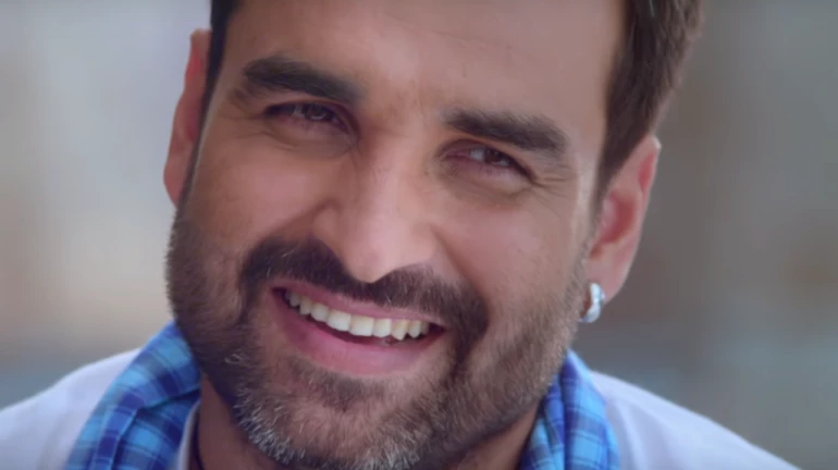 ‘किस्सेबाज’ में पंकज त्रिपाठी का अलग अंदाज, दो पार्टियों के बीच कराएंगे दंगल ‘किस्सेबाज’ में पंकज त्रिपाठी का अलग अंदाज, दो पार्टियों के बीच कराएंगे दंगल