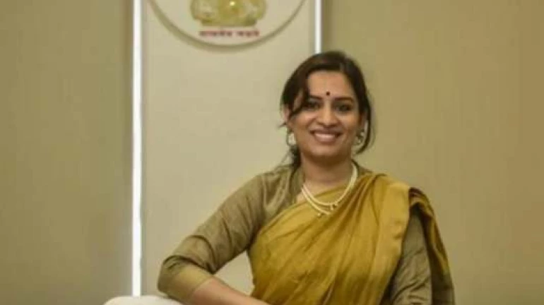 गांधीजींबद्दल ट्विट केल्याबद्दल निधी चौधरींवर कारवाई करा, शरद पवारांचं मुख्यमंत्र्यांना पत्र गांधीजींबद्दल ट्विट केल्याबद्दल निधी चौधरींवर कारवाई करा, शरद पवारांचं मुख्यमंत्र्यांना पत्र