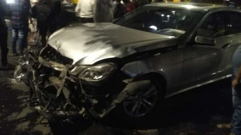 तेज कार सवार ने रेलवे स्टेशन के पास फुटपाथ पर चल रहे व्यक्ति के उपर चढाई कार तेज कार सवार ने रेलवे स्टेशन के पास फुटपाथ पर चल रहे व्यक्ति के उपर चढाई कार