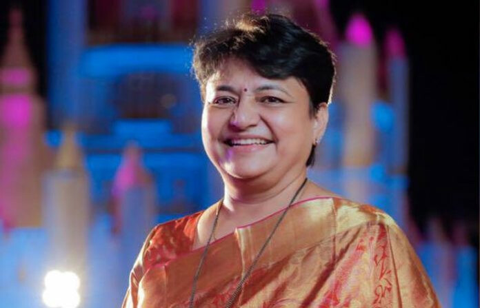 बाथरूम में मिला IPS अधिकारी की पत्नी का शव