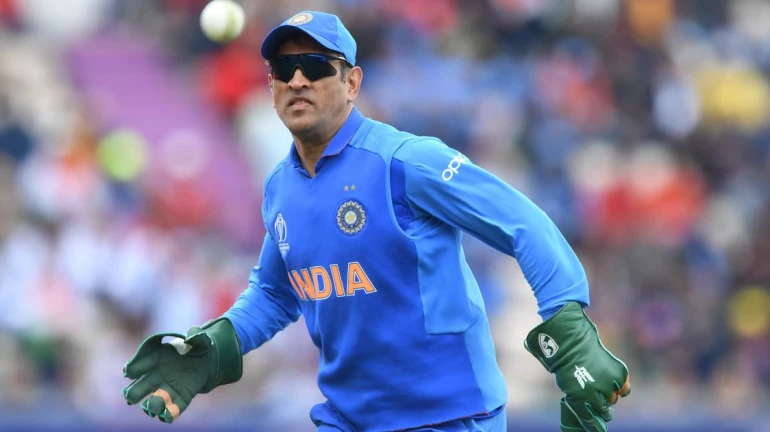 'बलिदान बॅज'प्रकरण: बीसीसीआय मांडणार धोनीची बाजू 'बलिदान बॅज'प्रकरण: बीसीसीआय मांडणार धोनीची बाजू