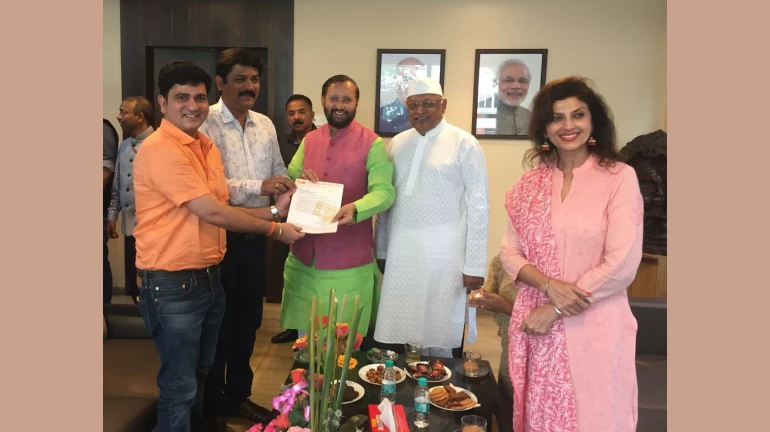 अखिल भारतीय मराठी चित्रपट महामंडळानं घेतली जावडेकरांची भेट अखिल भारतीय मराठी चित्रपट महामंडळानं घेतली जावडेकरांची भेट