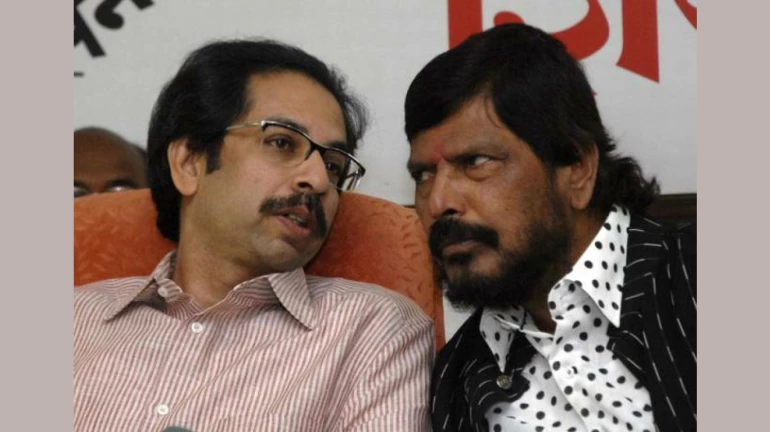 उद्धव ठाकरे १० वेळा अयोध्येला गेले, तरीही राम मंदिर होणार नाही- रामदास आठवले उद्धव ठाकरे १० वेळा अयोध्येला गेले, तरीही राम मंदिर होणार नाही- रामदास आठवले