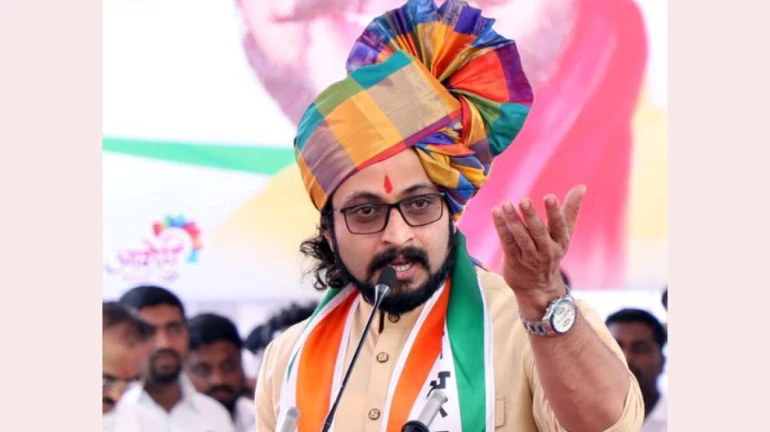 अमोल कोल्हेंनी घेतली राज ठाकरेंची भेट अमोल कोल्हेंनी घेतली राज ठाकरेंची भेट