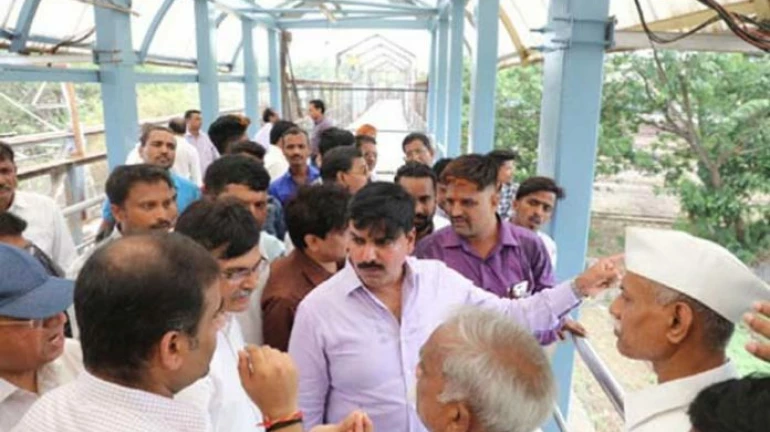 सुरक्षेसाठी पूल बंद केले असले, तरी त्वरित पर्यायी व्यवस्था करा - राहुल शेवाळे सुरक्षेसाठी पूल बंद केले असले, तरी त्वरित पर्यायी व्यवस्था करा - राहुल शेवाळे