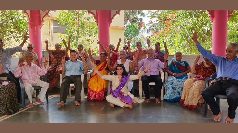 अनाथांची नाथ बनली तेजस्विनी अनाथांची नाथ बनली तेजस्विनी