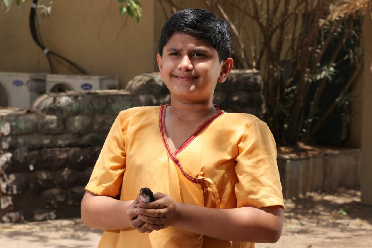 जाणत्या वयात भीवाला जातीयतेचा पहिला विखारी अनुभव