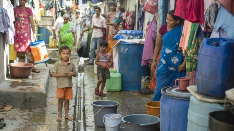 धारावीतील ३७ हजारांहून अधिक जण अलगीकरणात धारावीतील ३७ हजारांहून अधिक जण अलगीकरणात