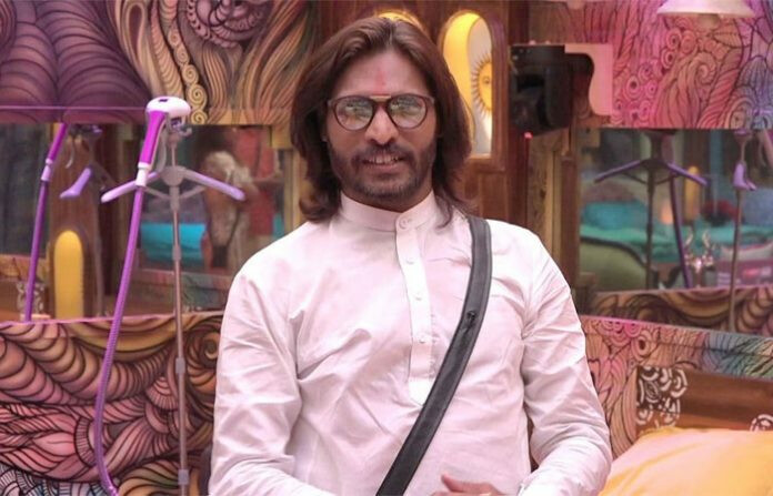 बिग बॉसमधील स्पर्धक अभिजीत बिचुकलेला अटक