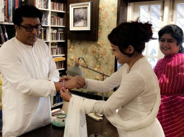 राज ठाकरेंनी केलं केतकीच्या धाडसाचं अभिनंदन