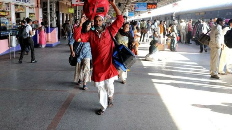मोबाइल अॅपवरून होणार हमालांची बुकींग मोबाइल अॅपवरून होणार हमालांची बुकींग