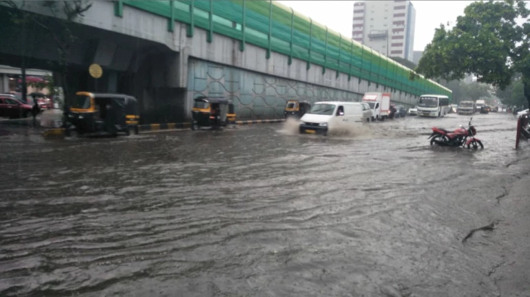 Mumbai Rains : मुंबईत बुधवारी मध्यम स्वरूपाच्या पावसाचा अंदाज, तर 'या' जिल्ह्यांना इशारा Mumbai Rains : मुंबईत बुधवारी मध्यम स्वरूपाच्या पावसाचा अंदाज, तर 'या' जिल्ह्यांना इशारा