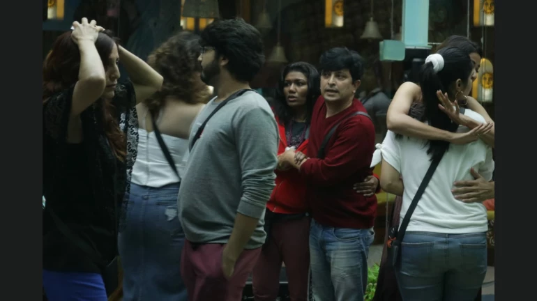 बिग बॉसच्या घरातील सदस्यांची का झाली पळापळ? बिग बॉसच्या घरातील सदस्यांची का झाली पळापळ?