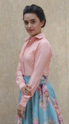 सूत्रसंचालिका बनून 'आऊट' करणार पर्ण पेठे