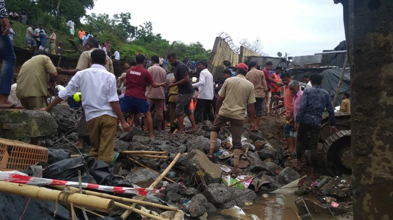 मालाड दुर्घटना: मृतांचा आकडा २६ वर मालाड दुर्घटना: मृतांचा आकडा २६ वर