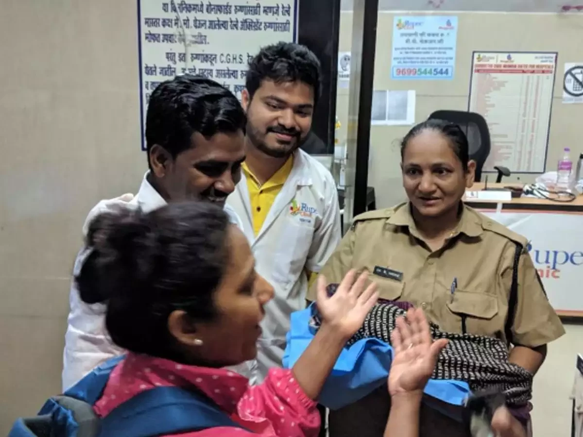 In the midst of rain chaos, 29-year old Woman Delivers Baby at Dombivli Station