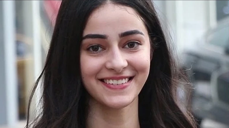 ड्रग्ज प्रकरणाच्या चौकशीसाठी अनन्या पांडे गैरहजर, NCBनं... ड्रग्ज प्रकरणाच्या चौकशीसाठी अनन्या पांडे गैरहजर, NCBनं...