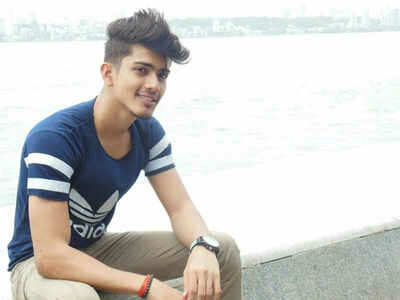 स्पाइस जेट में टेकनीशियन का काम करनेवाले रोहित पांडे की हादसे में मौत