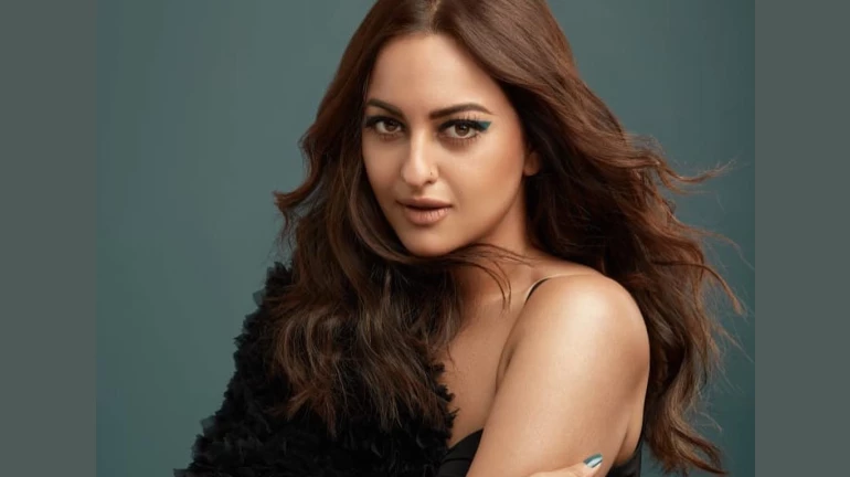 Sonakshi Sinha lashes out at Vivek Agnihotri’s for spreading fake news