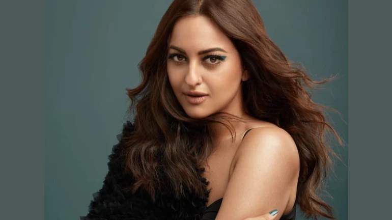 Sonakshi Sinha lashes out at Vivek Agnihotri’s for spreading fake news Sonakshi Sinha lashes out at Vivek Agnihotri’s for spreading fake news