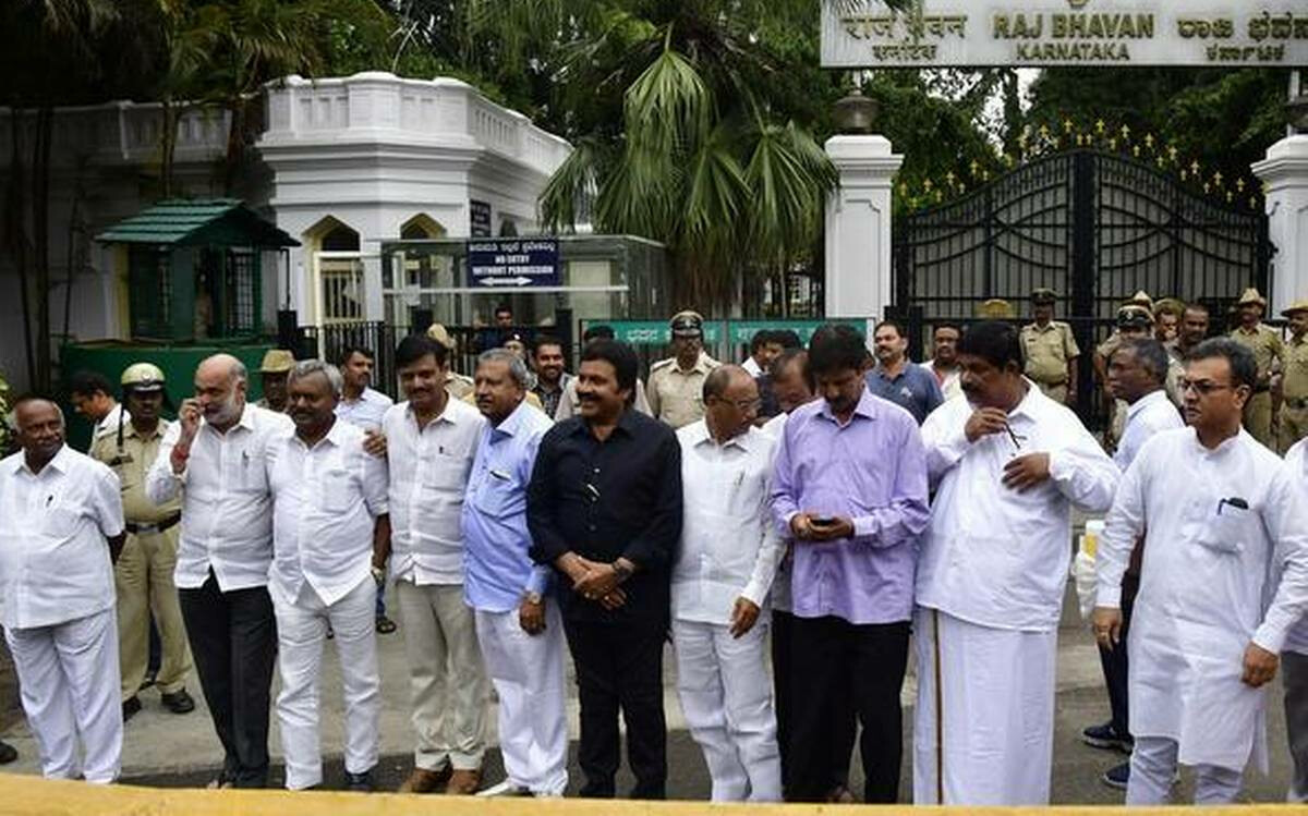 Karnataka Crisis: Rebel Congress-JD(S) MLAs cite "serious threat" from Congress leaders; Write to Mumbai Police