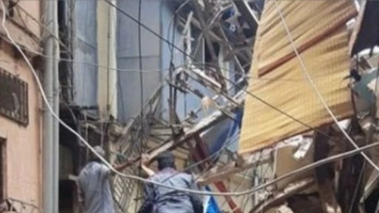 Dongri building collapses; woman fear to be trapped Dongri building collapses; woman fear to be trapped