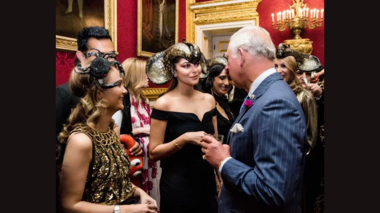 प्रिंस चार्ल्स के चैरिटी बॉल में शामिल हुईं सिंगर कनिका कपूर! प्रिंस चार्ल्स के चैरिटी बॉल में शामिल हुईं सिंगर कनिका कपूर!