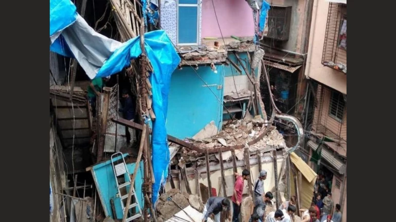 डोंगरी इमारत दुर्घटना: विकासकाची चौकशी करणार- मुख्यमंत्री डोंगरी इमारत दुर्घटना: विकासकाची चौकशी करणार- मुख्यमंत्री