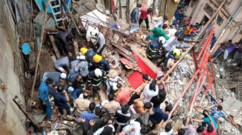 Dongari Building Collapsed: 13 मौतों का जिम्मेदार कौन? Dongari Building Collapsed: 13 मौतों का जिम्मेदार कौन?