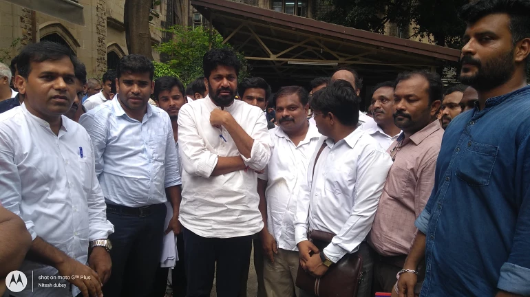 प्रहार संगठन ने किया मुंबई विश्वविद्यालय में विरोध प्रदर्शन प्रहार संगठन ने किया मुंबई विश्वविद्यालय में विरोध प्रदर्शन