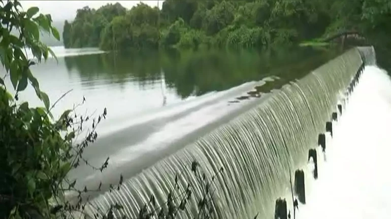 मुंबई को पानी की आपूर्ति करने वाली तुलसी झील ओवरफ्लो मुंबई को पानी की आपूर्ति करने वाली तुलसी झील ओवरफ्लो