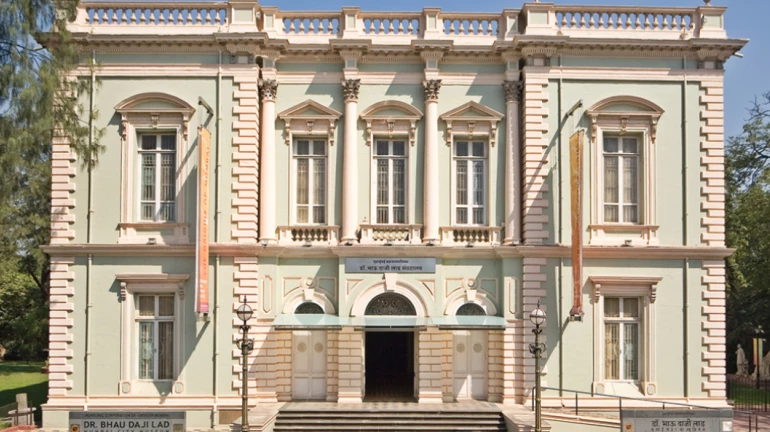 भाऊ दाजी लाड लिफ्ट दुर्घटनेप्रकरणी तिघांना अटक भाऊ दाजी लाड लिफ्ट दुर्घटनेप्रकरणी तिघांना अटक