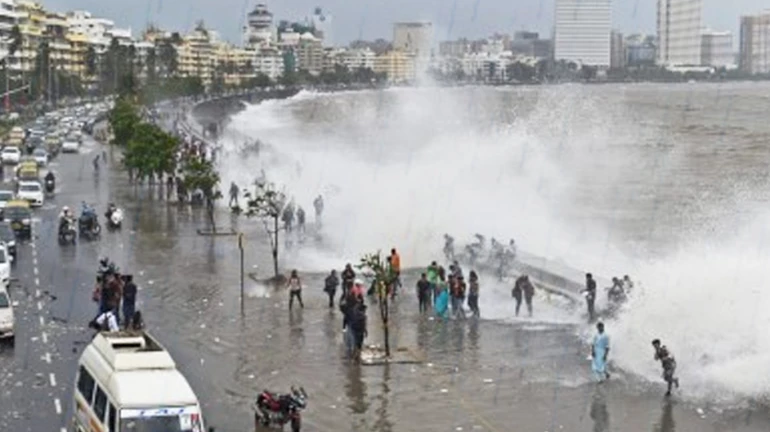 राज्यात पुढील ४८ तासांसाठी रेड अलर्ट जारी राज्यात पुढील ४८ तासांसाठी रेड अलर्ट जारी