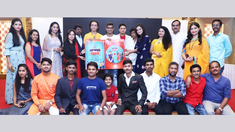 विवाहपद्धतीवर ग्रामीण शैलीत टिपण्णी करणार 'बायको देता का बायको' विवाहपद्धतीवर ग्रामीण शैलीत टिपण्णी करणार 'बायको देता का बायको'