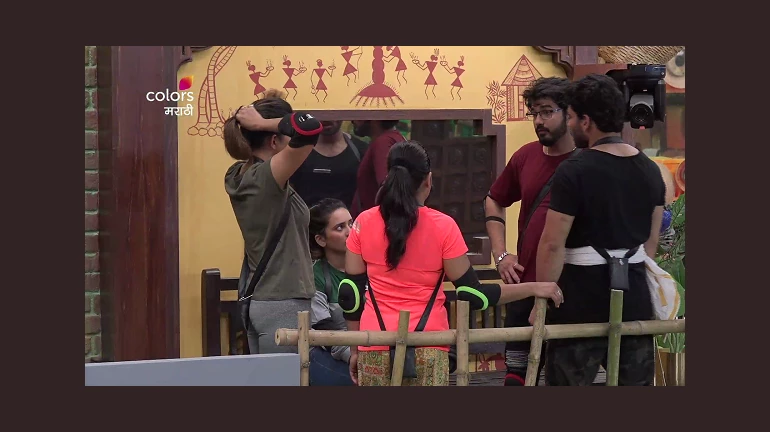 बिग बॉसने 'सात बारा' का थांबवला? बिग बॉसने 'सात बारा' का थांबवला?