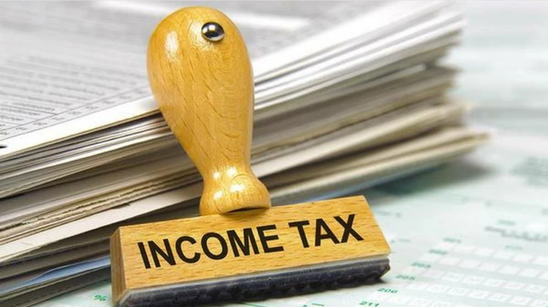 Budget 2021- income tax slab: नोकरदारांच्या पदरी निराशा, भरावा लागणार ‘इतका’ इन्कम टॅक्स!