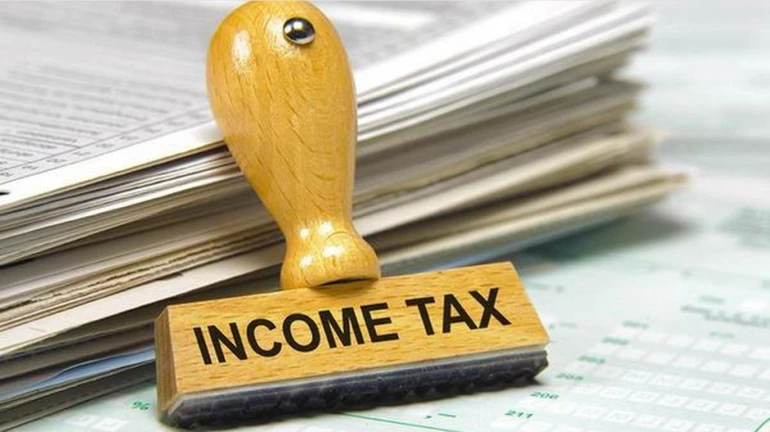 Income Tax dept raids at Anurag Kashyap, Taapsee Pannu, Vikas Bahl's properties in Mumbai and Pune