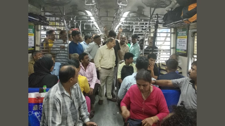 Mumbai Local News: 8 special train services on New Year's Eve - Check Timetable Here Mumbai Local News: 8 special train services on New Year's Eve - Check Timetable Here