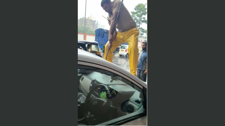 जाको राखे साइंया...जानलेवा हादसे में बची जान, विडियो आया सामने जाको राखे साइंया...जानलेवा हादसे में बची जान, विडियो आया सामने