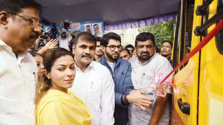 वरळीत शालेय विद्यार्थिनींसाठी विनामूल्य बससेवा वरळीत शालेय विद्यार्थिनींसाठी विनामूल्य बससेवा