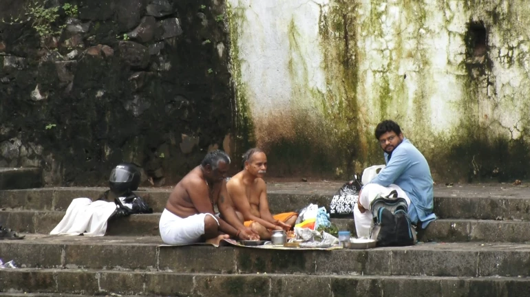 बाणगंगा टाकीच्या स्वच्छतेसाठी रोबोटिक क्लीनरचा वापर बाणगंगा टाकीच्या स्वच्छतेसाठी रोबोटिक क्लीनरचा वापर